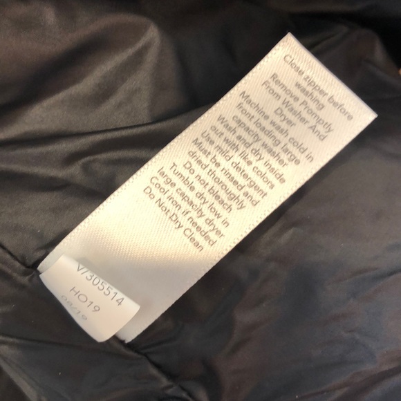 NWT Athleta Lofty Down Vest Black - Picture 11 of 12